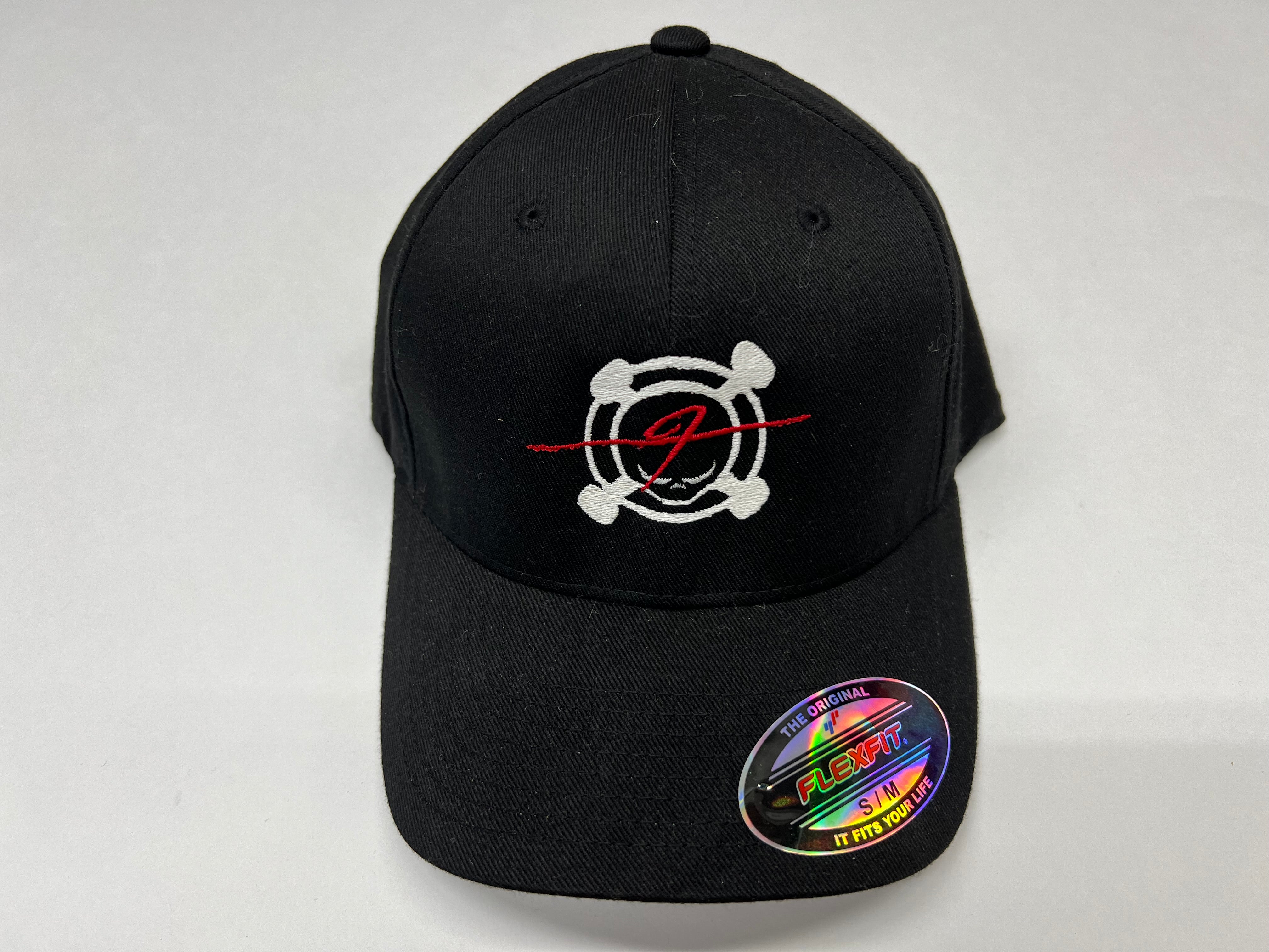 FESLER BUILT FLEXFIT BLACK SKULL CENTER LOGO HAT