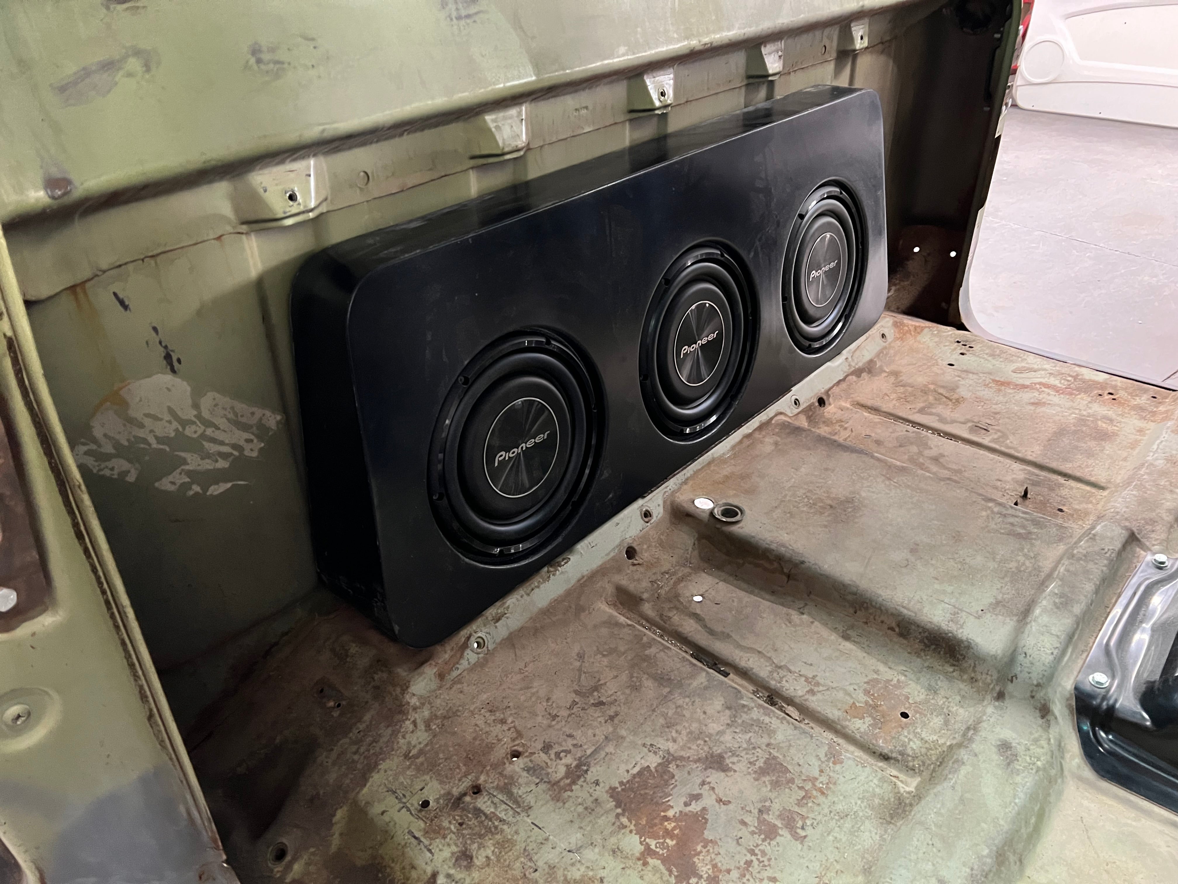 CUSTOM 3 SUB-WOOFER FIBERGLASS ENCLOSURE (SUB BOX)